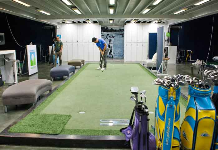 Golf Indoor Lessons - Putting Practice